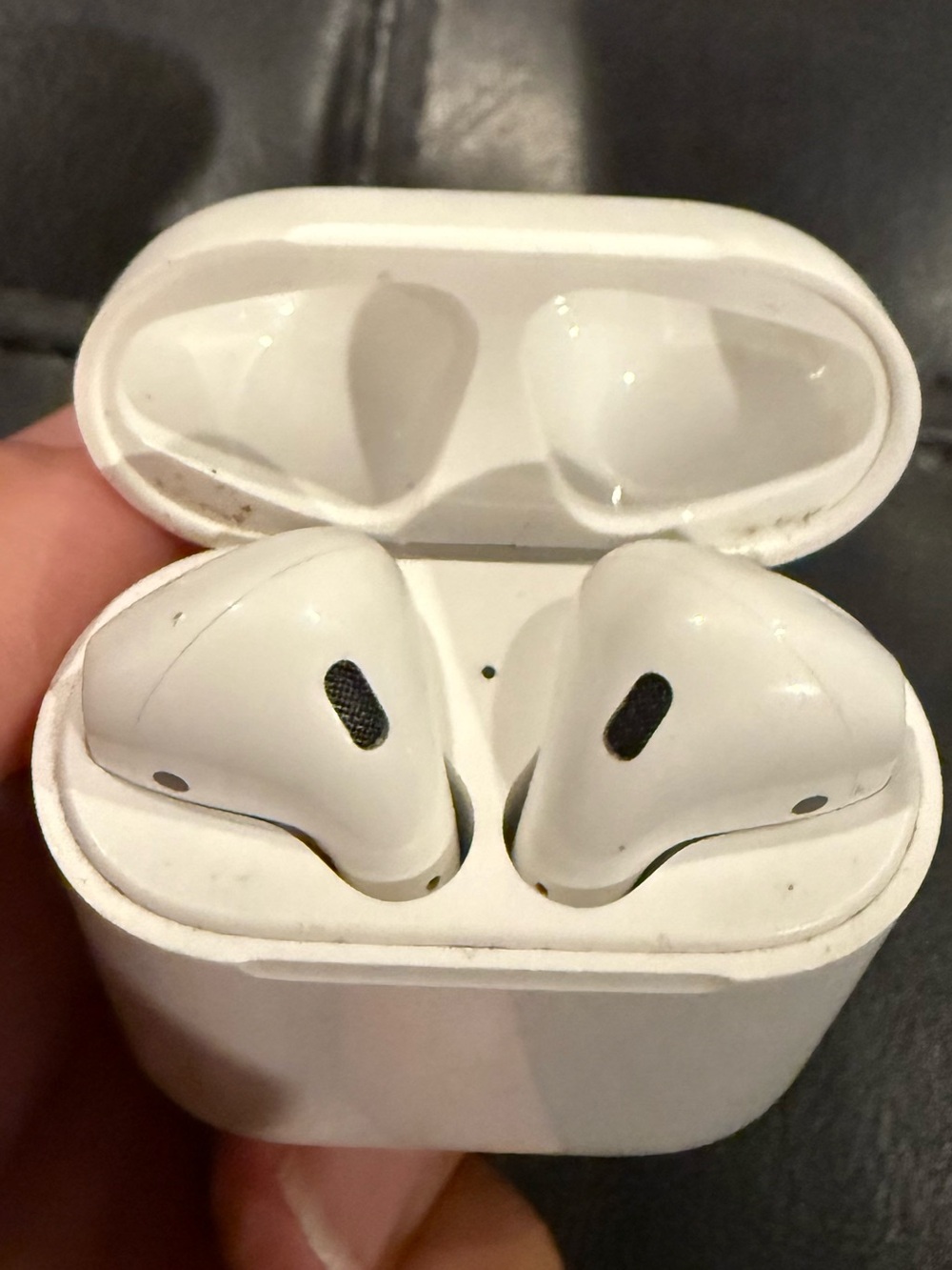 Apple AirPods (2nd Gen)